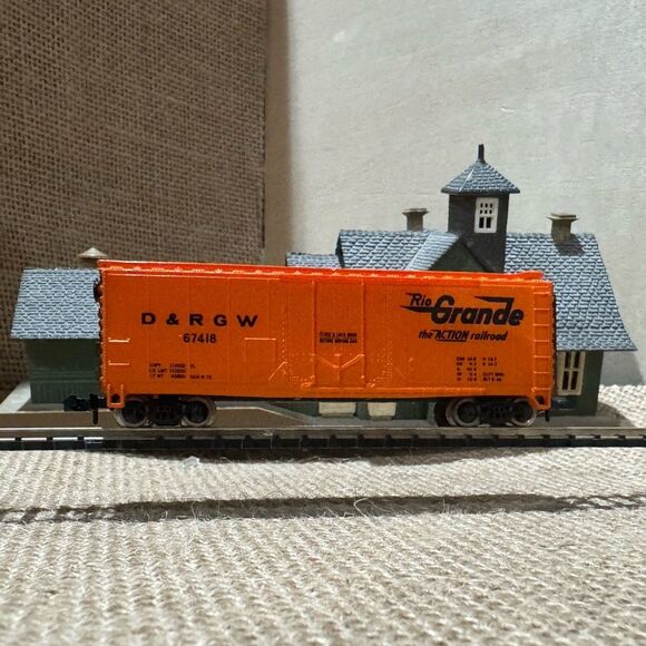 Orange Rio Grande Model Train Car - Picture 1 of 12